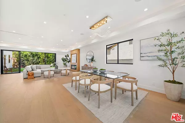 Encino, CA 91316,5945 Hesperia AVE