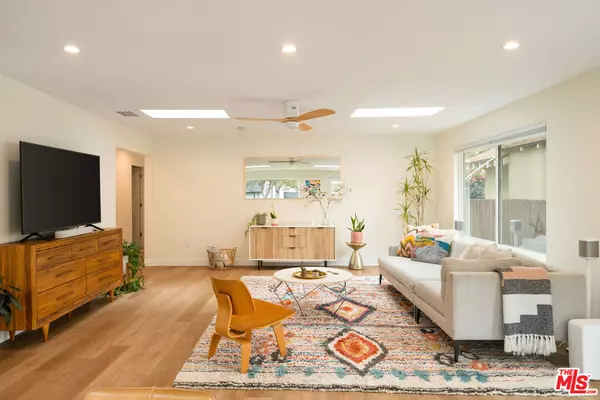 Valley Village, CA 91601,5828 Irvine AVE