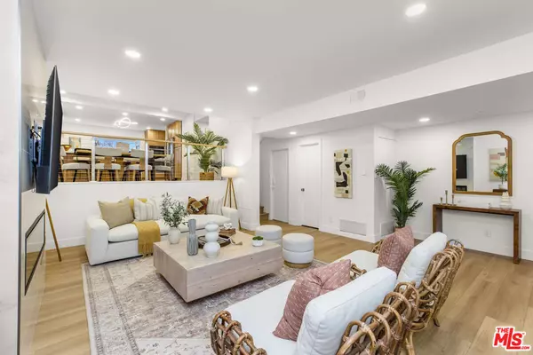 Marina Del Rey, CA 90292,4804 La Villa Marina #J