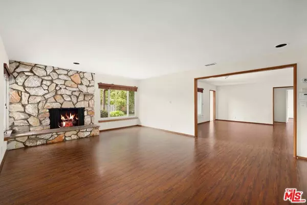 Lake Balboa, CA 91406,16822 Valerio ST