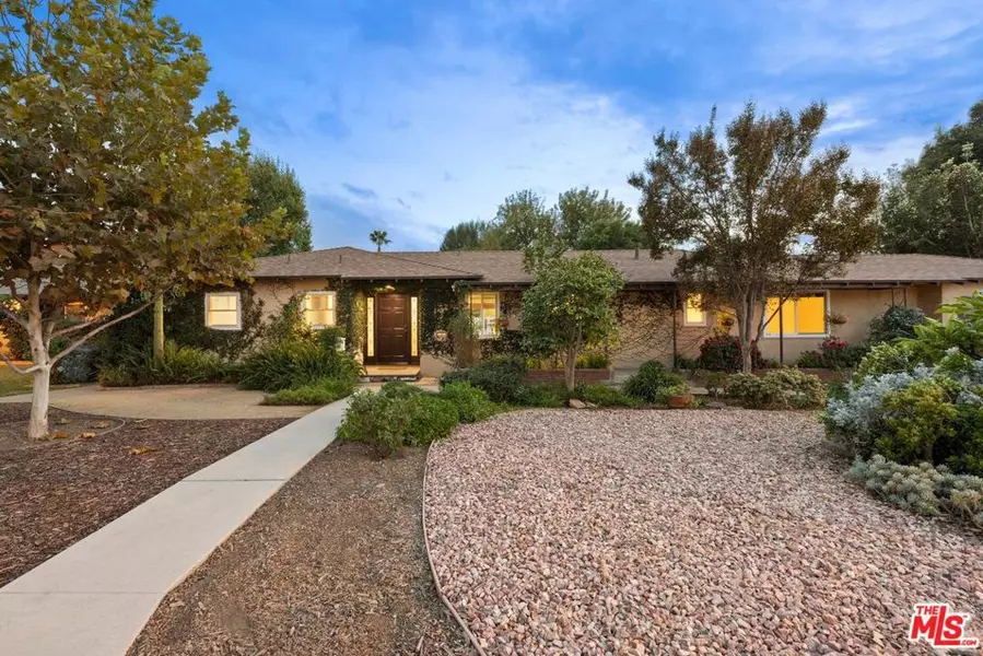 16822 Valerio ST, Lake Balboa, CA 91406