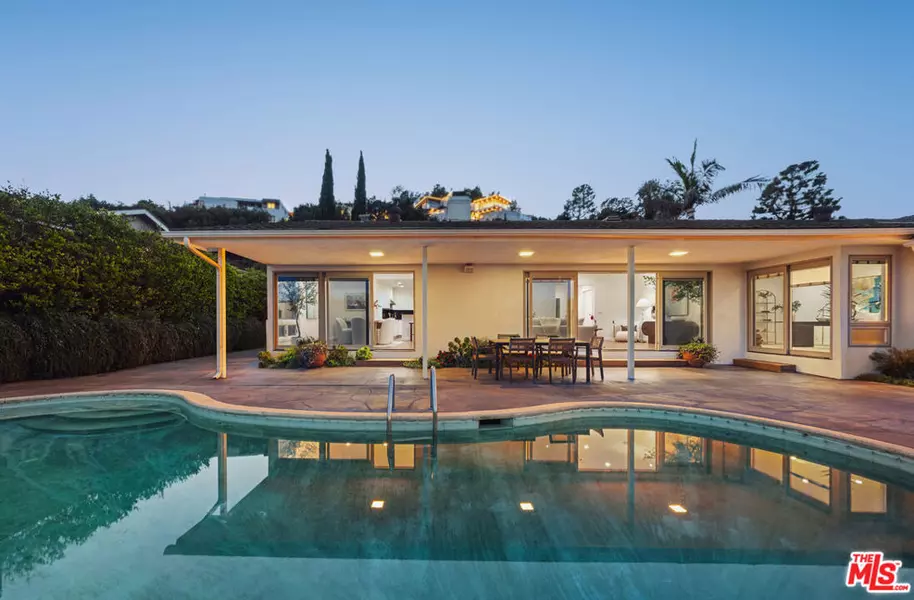 968 Kenfield AVE, Los Angeles, CA 90049