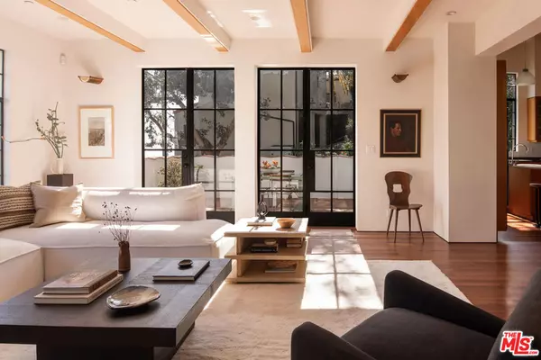 Los Angeles, CA 90068,2890 Durand DR