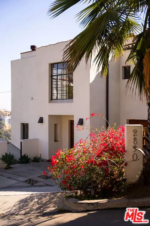 Los Angeles, CA 90068,2890 Durand DR