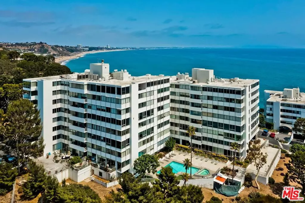 Pacific Palisades, CA 90272,17366 W Sunset BLVD #206