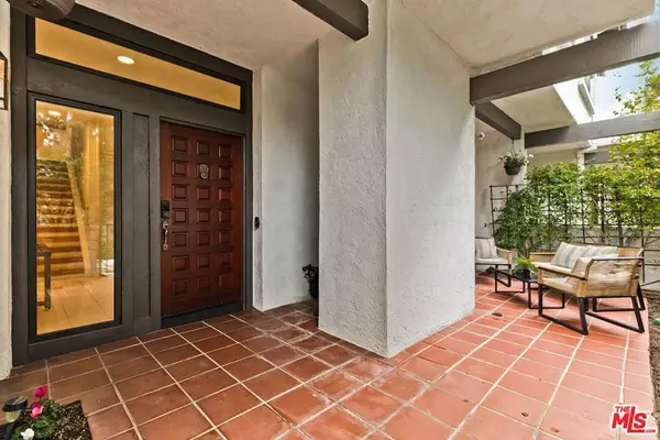 Pacific Palisades, CA 90272,1602 Michael LN