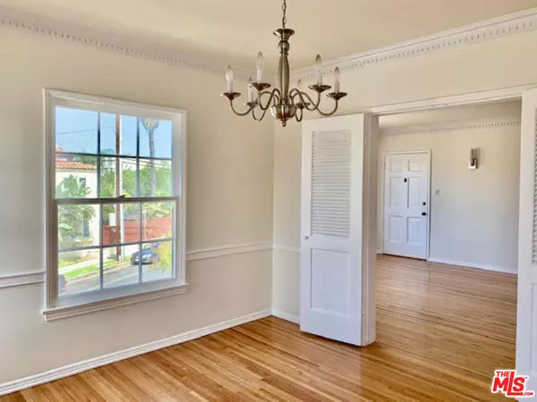 Los Angeles, CA 90048,356 S La Jolla AVE