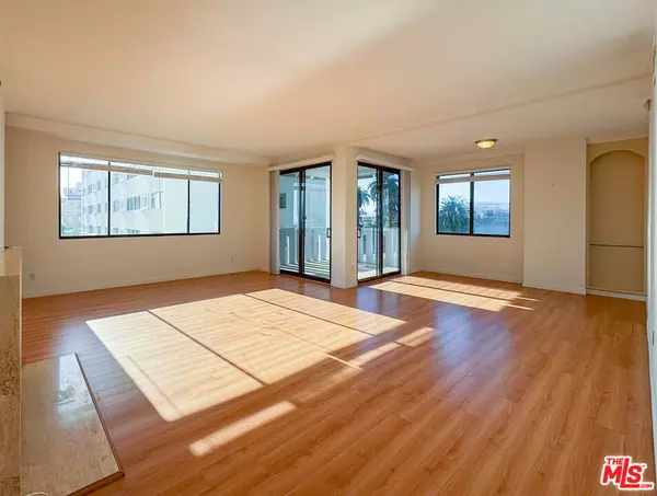 Santa Monica, CA 90403,1118 3rd ST #507