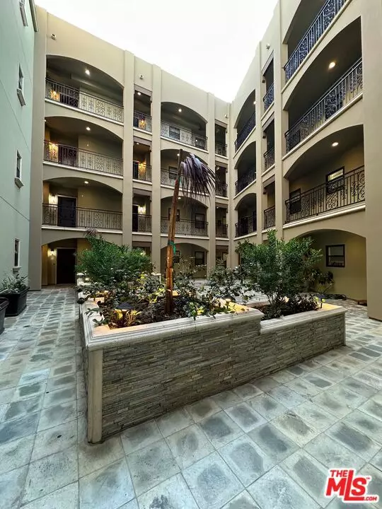 Studio City, CA 91604,12104 Hoffman ST #302