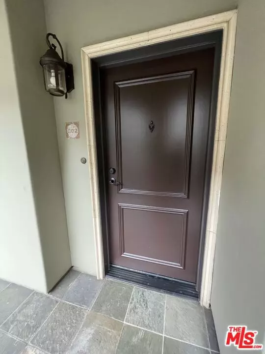 Studio City, CA 91604,12104 Hoffman ST #302