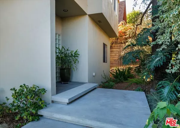 Los Angeles, CA 90065,1358 Killarney AVE