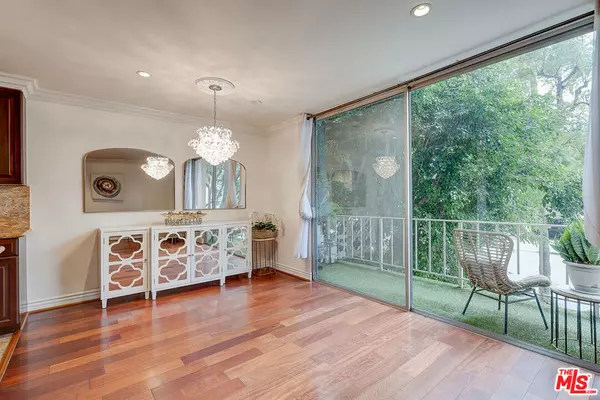 Los Angeles, CA 90048,100 S Doheny DR #223