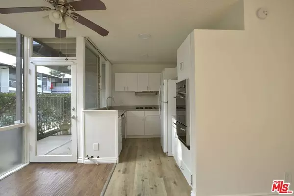 Los Angeles, CA 90034,11131 ROSE AVE #13