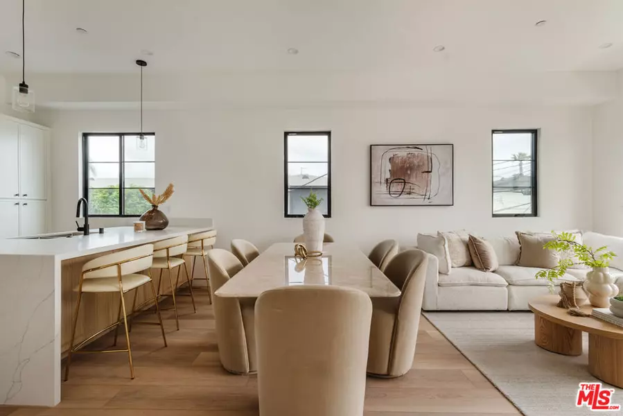 1954 1/2 S Garth AVE #1954 1/2, Los Angeles, CA 90034