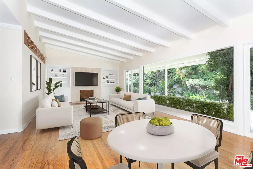 Los Angeles, CA 90077,1129 Roscomare RD