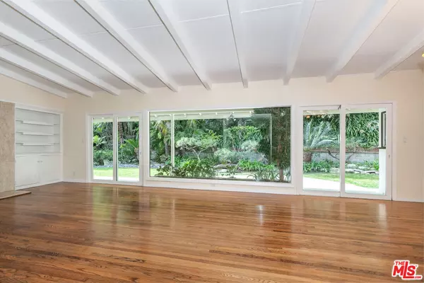 Los Angeles, CA 90077,1129 Roscomare RD