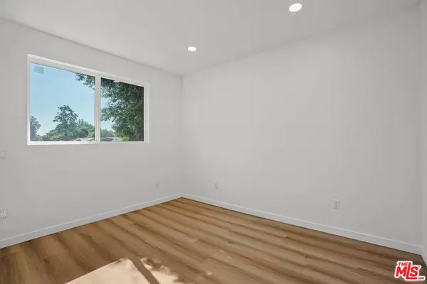 Tarzana, CA 91356,5741 Cahill AVE