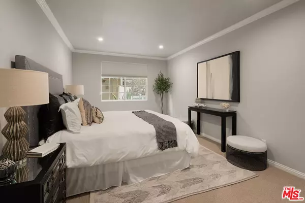 Los Angeles, CA 90049,11667 Gorham AVE #206