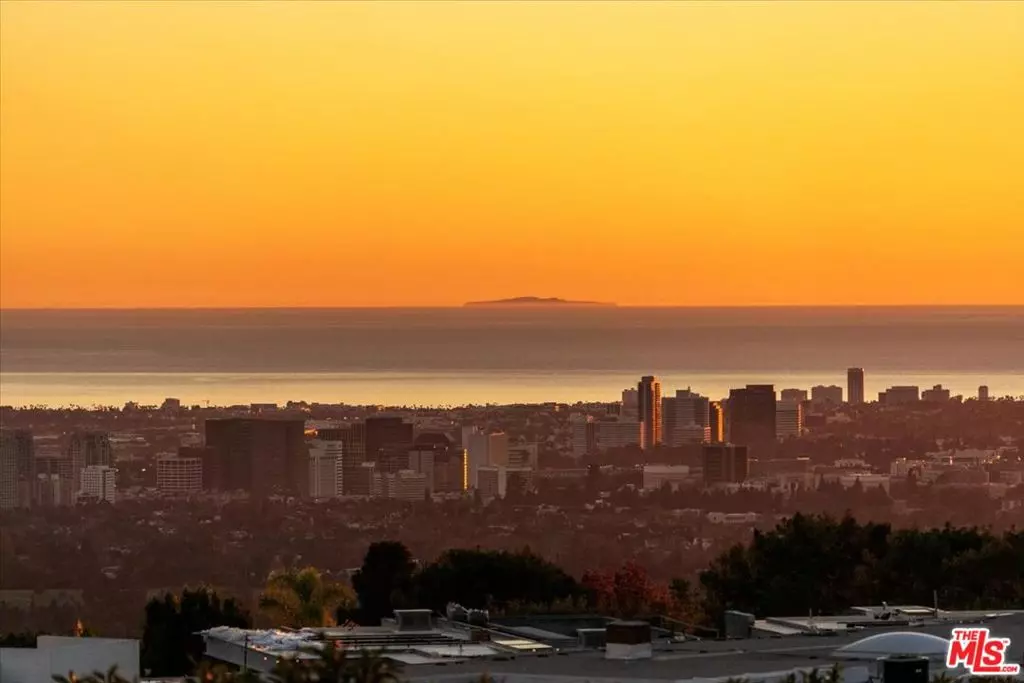 Beverly Hills, CA 90210,1740 Carla