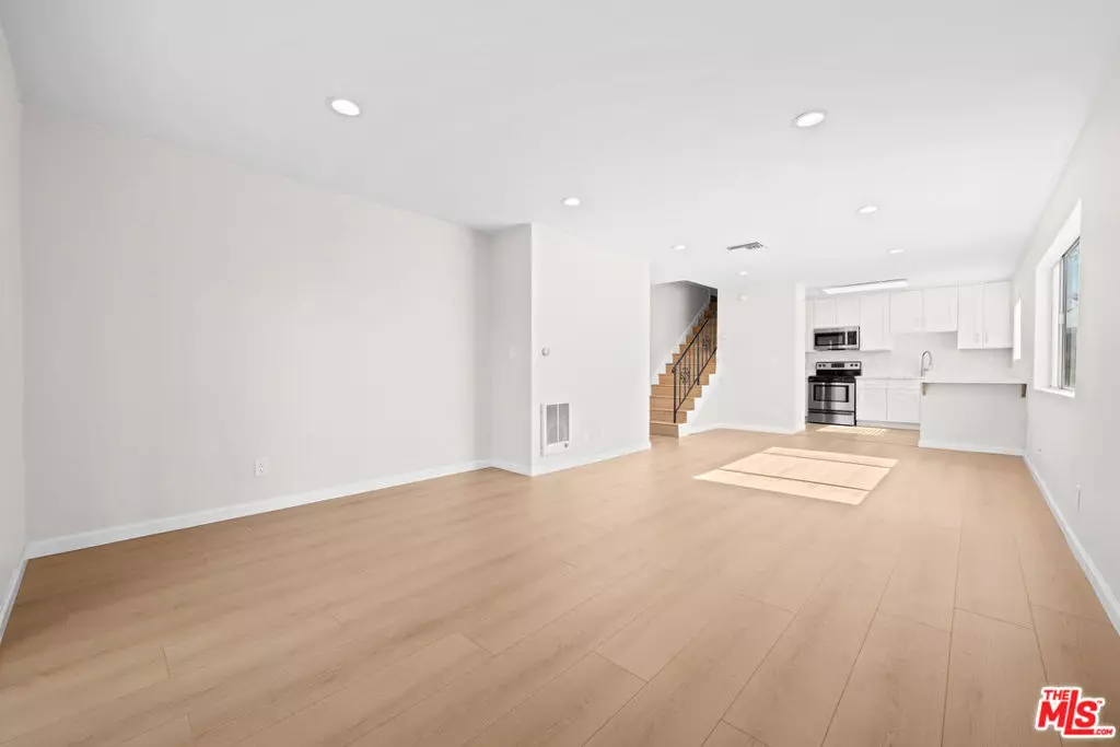 Los Angeles, CA 90035,1206 S Holt AVE #4