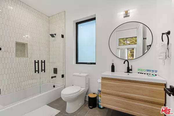 Big Bear, CA 92315,42421 Evergreen DR