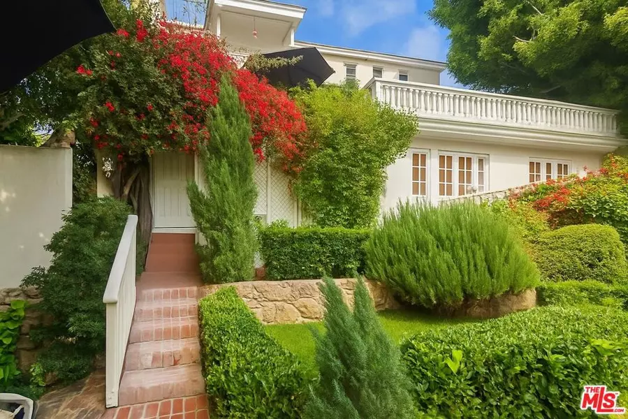 8296 Presson PL, Los Angeles, CA 90069