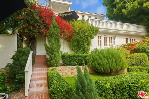 8296 Presson PL, Los Angeles, CA 90069