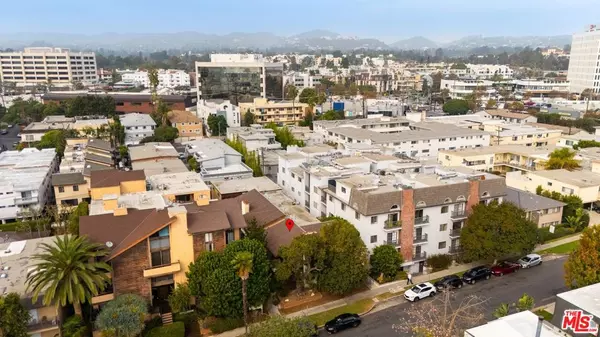 Los Angeles, CA 90049,11743 Darlington AVE #1