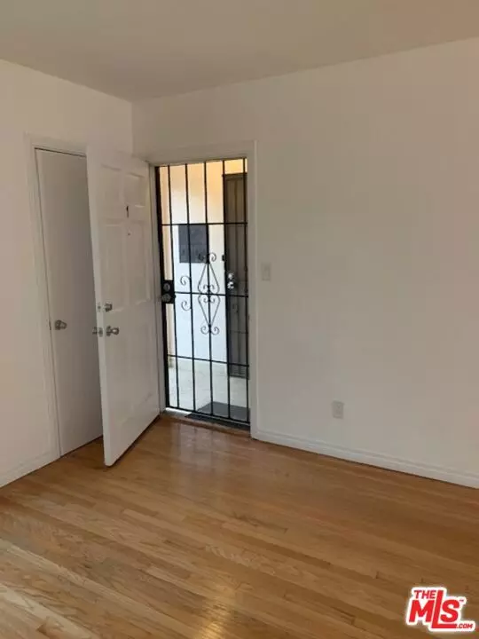 Inglewood, CA 90301,202 N Locust ST #7