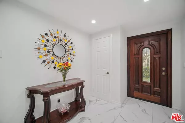 Burbank, CA 91504,9520 Via Tivoli