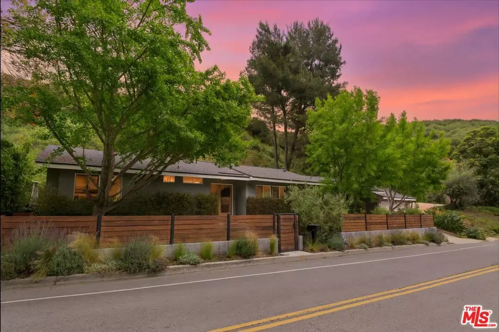 Los Angeles, CA 90049,3520 Mandeville Canyon RD