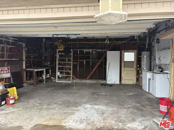 San Diego, CA 92122,2927 Governor DR