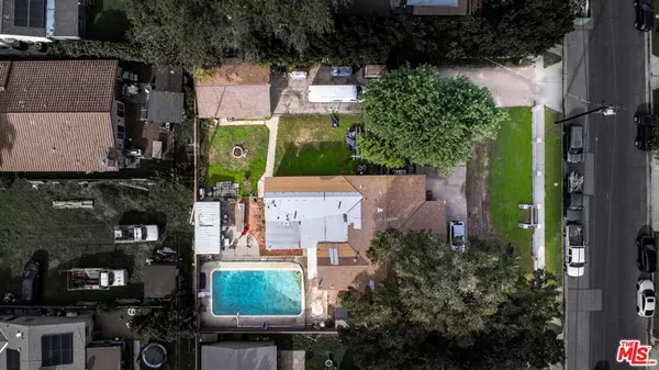 Reseda, CA 91335,7231 Vanalden AVE