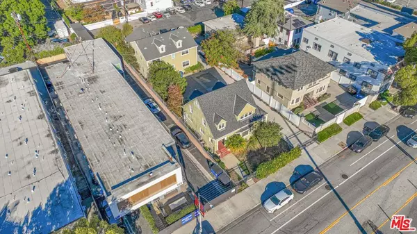 Los Angeles, CA 90007,921 W 30th ST