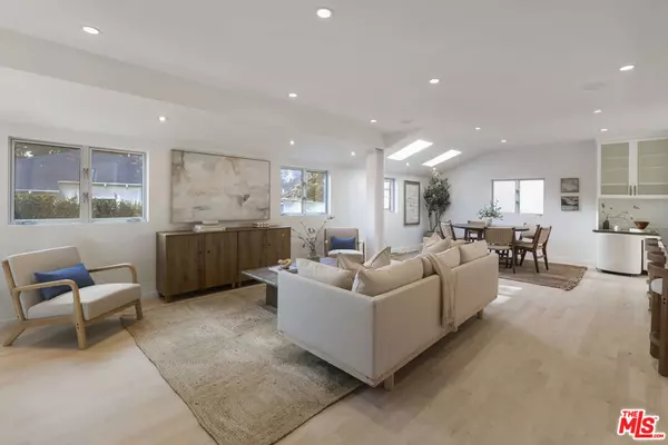 Santa Monica, CA 90402,257 Entrada DR