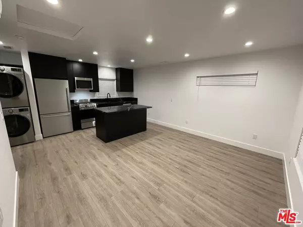 North Hills, CA 91343,9504 Gothic AVE