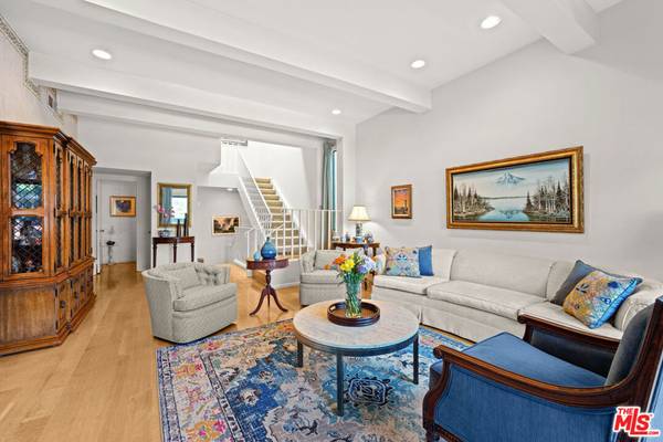 Pacific Palisades, CA 90272,1622 Michael LN