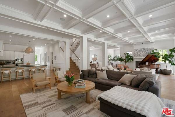 Los Angeles, CA 90049,12090 Chalon RD