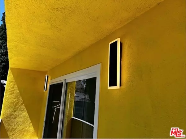 Los Angeles, CA 90038,5633 La Mirada AVE