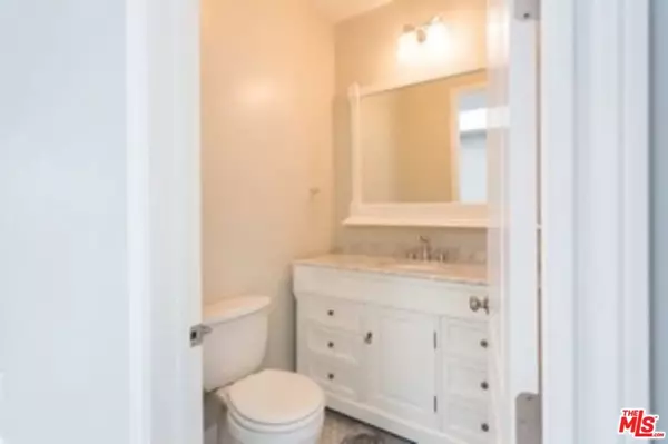 Van Nuys, CA 91406,7311 Gaviota ST