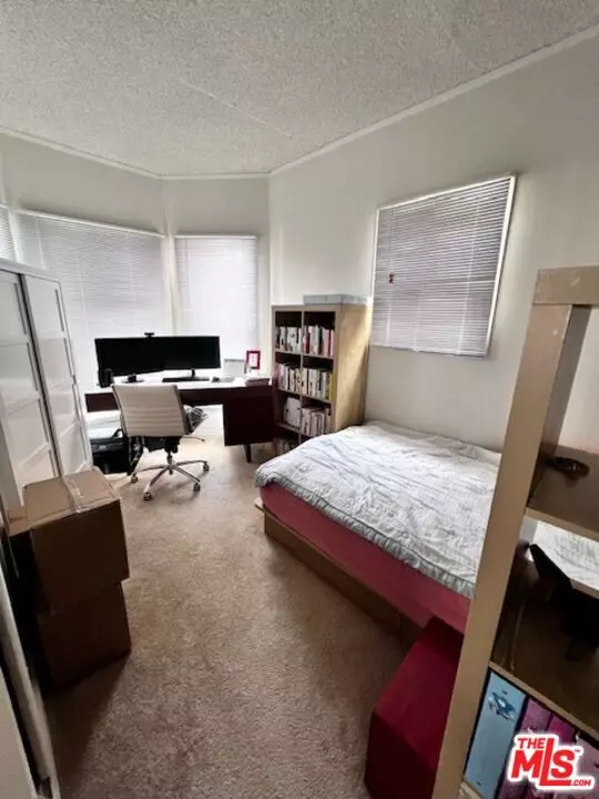 Los Angeles, CA 90006,1225 S Normandie AVE