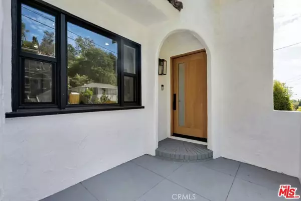 Los Angeles, CA 90026,2222 Valentine ST