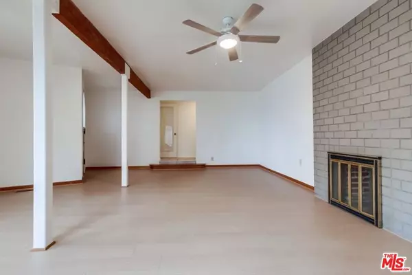 Los Angeles, CA 90026,1724 GOLDEN GATE AVE