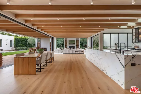 Los Angeles, CA 90069,1307 N Doheny DR