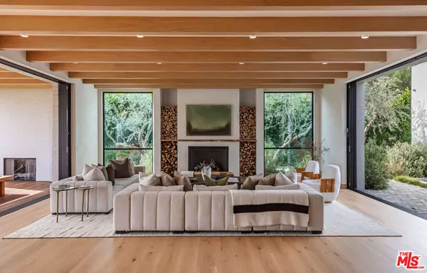 Los Angeles, CA 90069,1307 N Doheny DR