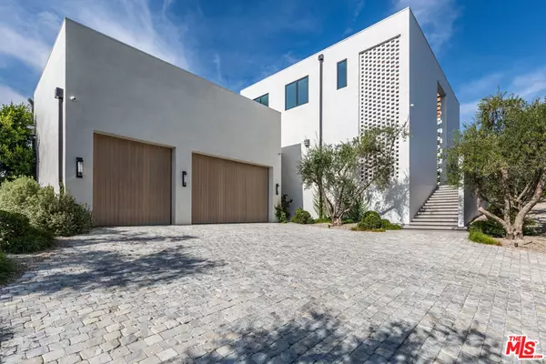 Los Angeles, CA 90069,1307 N Doheny DR