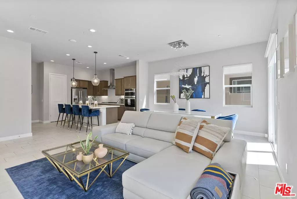 Inglewood, CA 90301,551 Daniel Freeman Cir