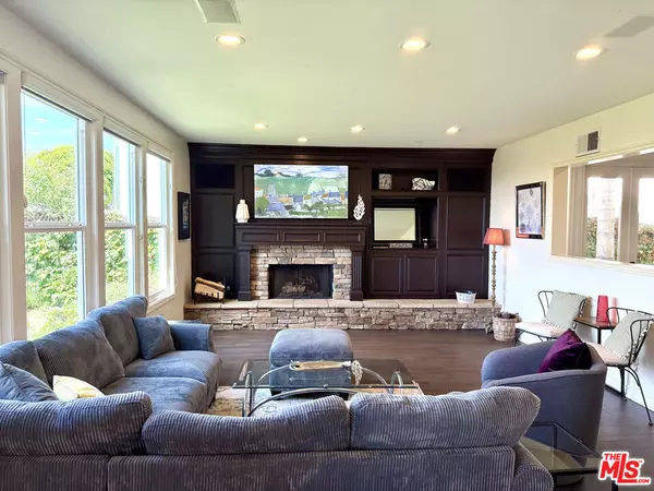 Newport Coast, CA 92657,5 Marisol