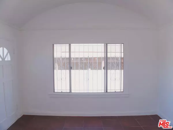 Los Angeles, CA 90044,540 W 107th ST