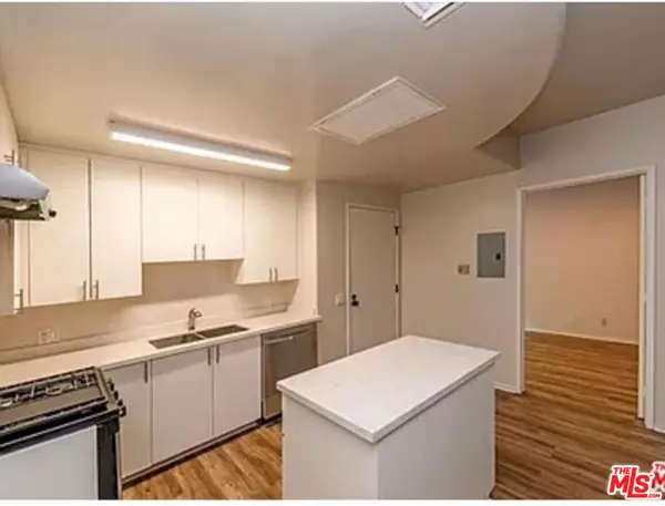 Santa Monica, CA 90401,1242 9th #2A